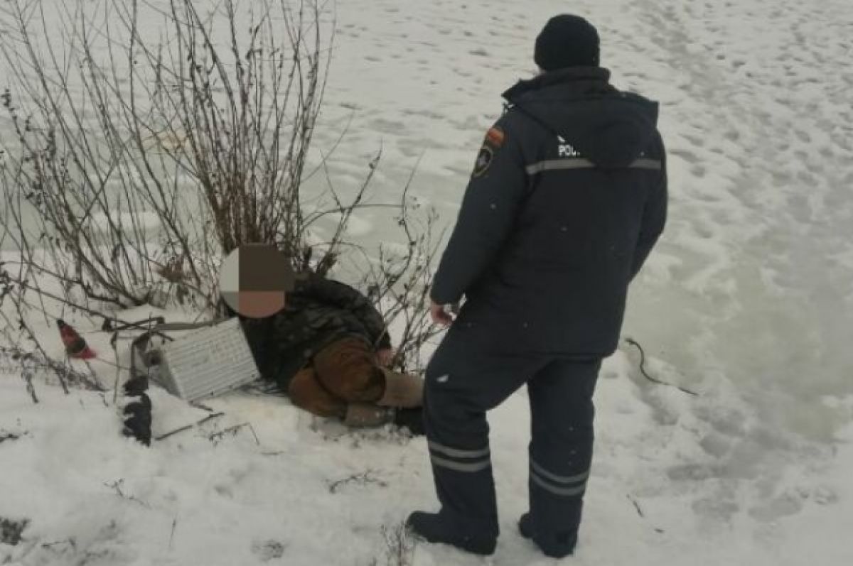  В Ростовской области спасли замерзающего рыбака