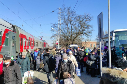 За прошедшие сутки в Ростовскую область приехали 20 тысяч беженцев из Донбасса